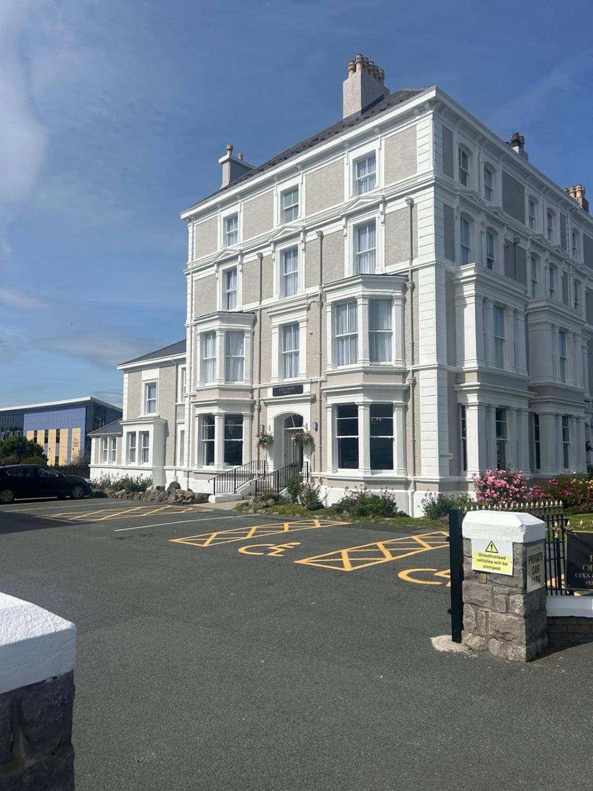 The Cae Mor Hotel Ландъндо Екстериор снимка